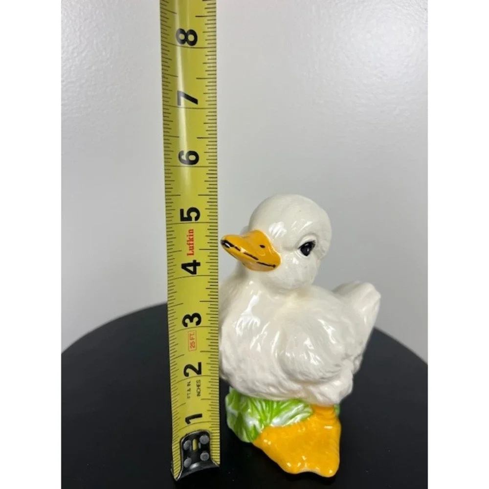 Vintage White Ceramic Duckling Figurine‎ Yellow Beak Glossy 5 Inch Cottagecore